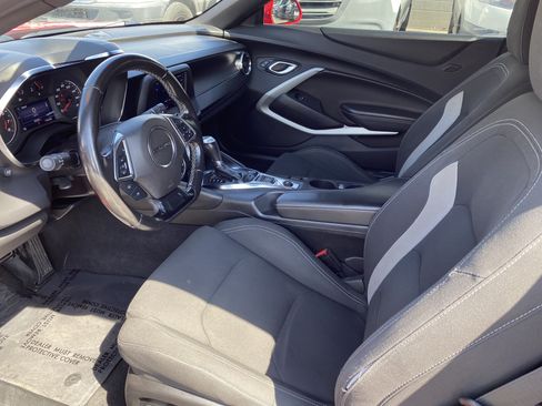 Used 2021 Chevrolet Camaro LT RWD image 12