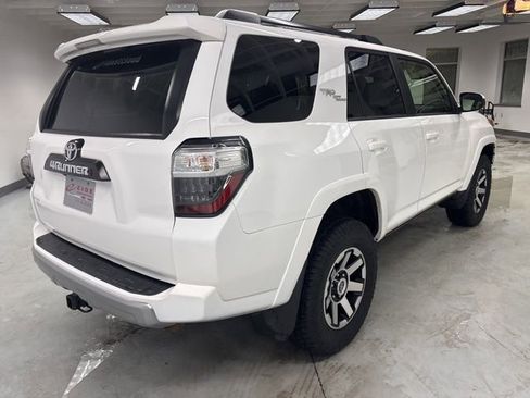 Used 2022 Toyota 4Runner TRD Off-Road image 12