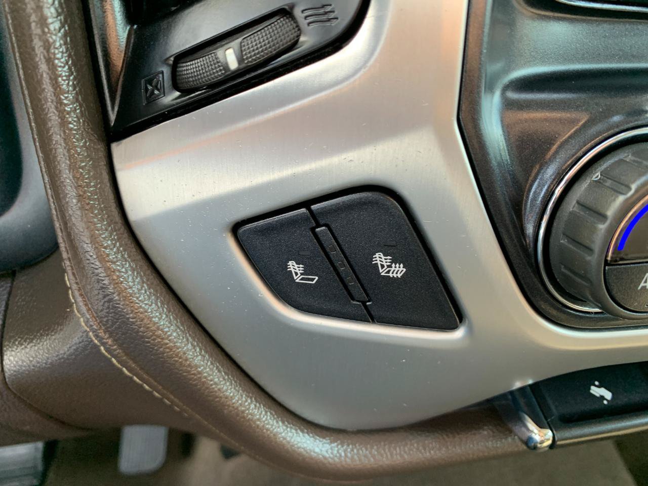 Used 2014 GMC Sierra 1500 SLT w/ SLT Preferred Package AWD/4WD image 25