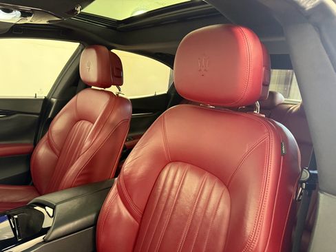 Used 2016 Maserati Ghibli Base image 22