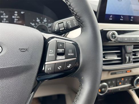 Used 2022 Ford Escape SE w/ Cold Weather Package image 22