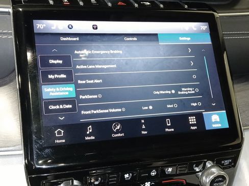 Used 2022 Jeep Grand Cherokee Overland w/ Luxury Tech Group IV AWD/4WD image 28