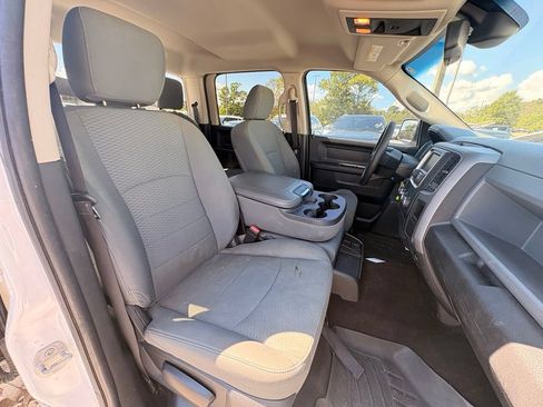 Used 2015 RAM 1500 Express RWD image 28
