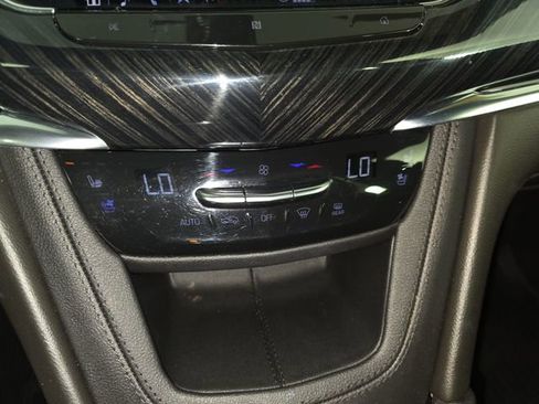 Used 2021 Cadillac XT6 Premium Luxury AWD/4WD image 24