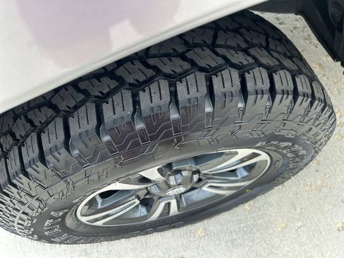 Certified 2018 Toyota Tacoma TRD Sport AWD/4WD image 25