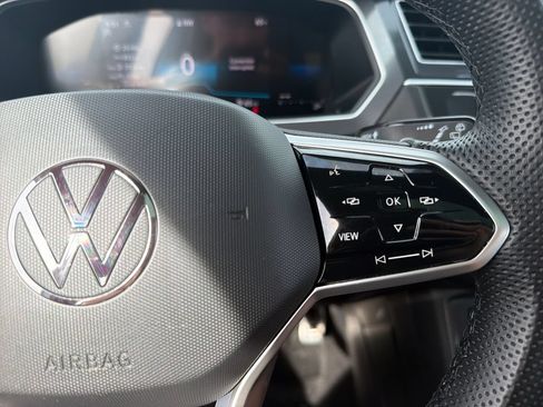 Used 2024 Volkswagen Tiguan SE R-Line AWD/4WD image 12