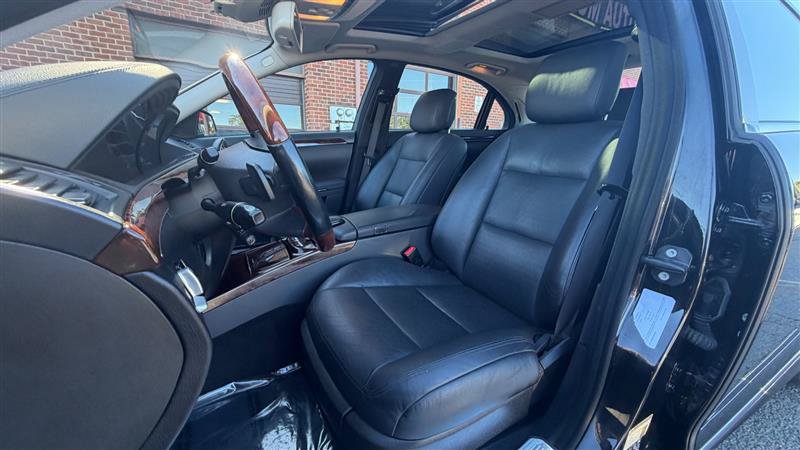 Used 2011 Mercedes-Benz S 550 4MATIC w/ Sport & Premium Pkgs image 31