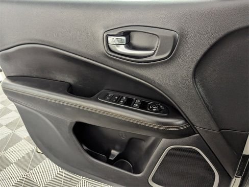 Certified 2018 Jeep Compass Latitude w/ Popular Equipment Group image 27