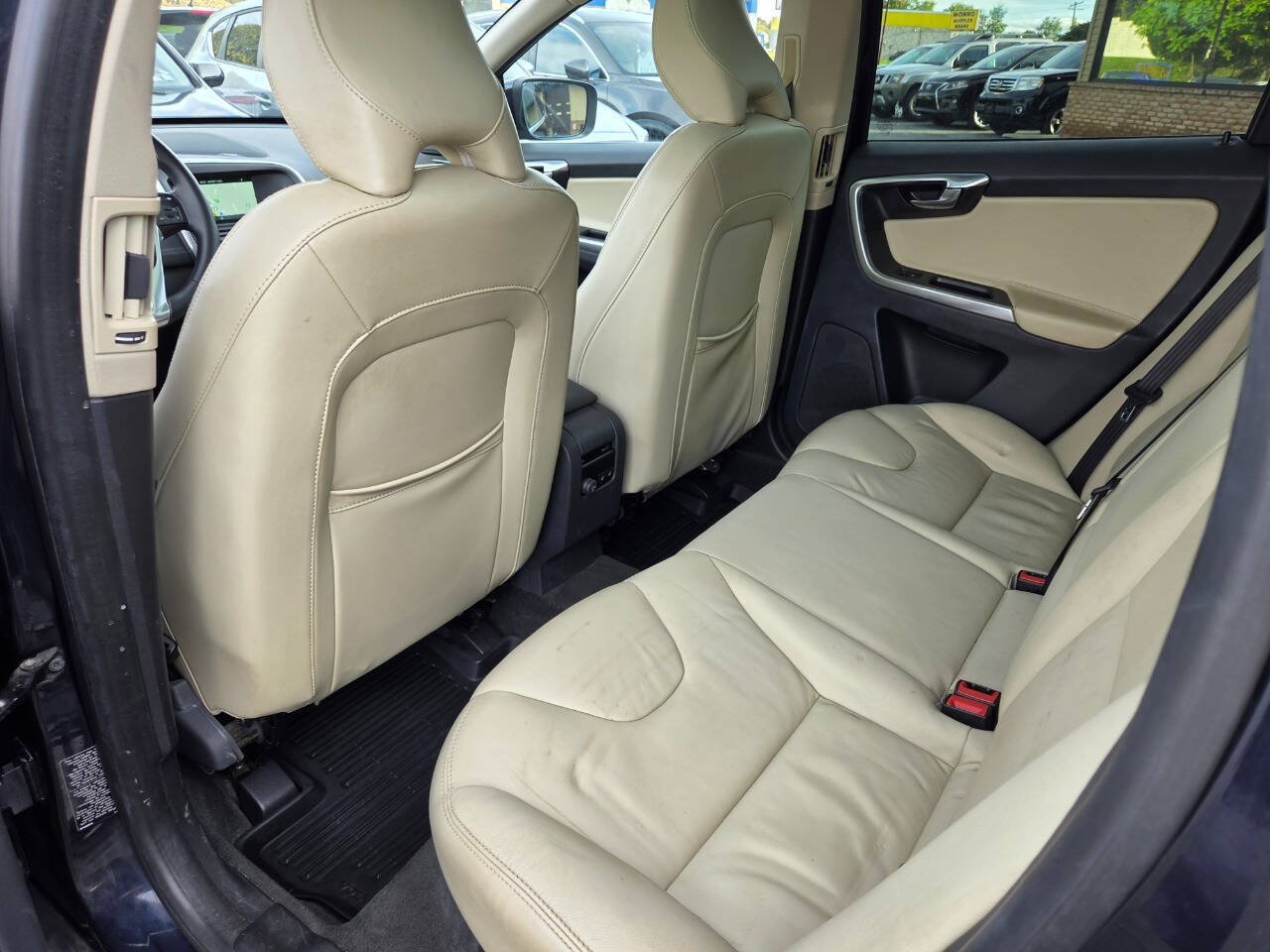 Used 2016 Volvo XC60 T6 Platinum w/ Climate Package AWD/4WD image 25