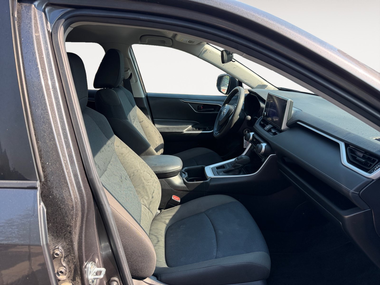 Used 2023 Toyota RAV4 LE AWD/4WD image 15