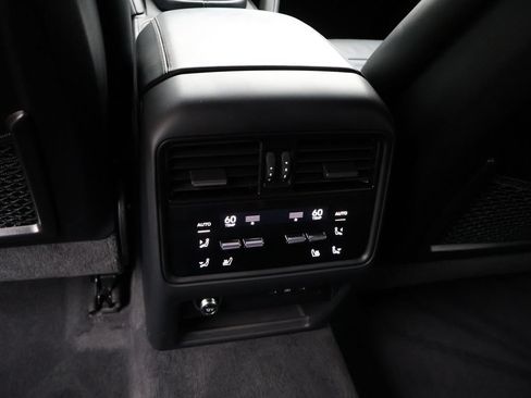 Certified 2024 Porsche Cayenne S AWD/4WD image 22