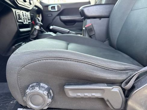 Used 2018 Jeep Wrangler Unlimited Sport S image 14