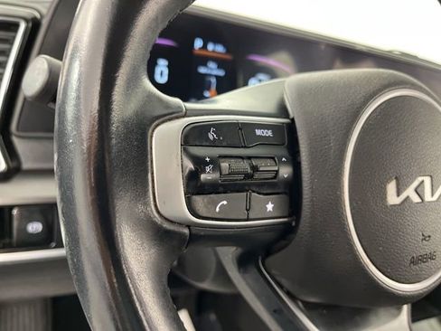 Used 2024 Kia Sportage EX image 19