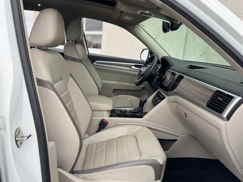 Used 2021 Volkswagen Atlas SEL Premium image 25