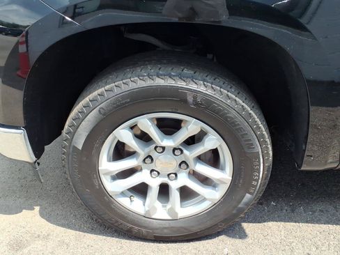 Used 2023 Chevrolet Silverado 1500 LT AWD/4WD image 8