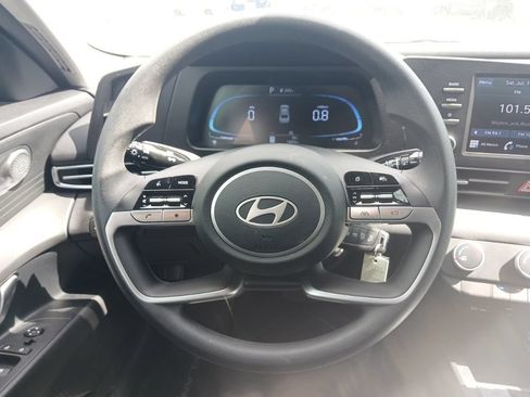 Used 2025 Hyundai Elantra SE FWD image 22