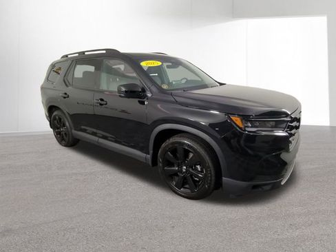 Used 2025 Honda Pilot Black Edition image 12