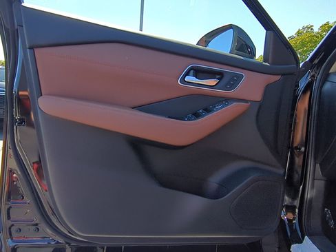 New 2026 Nissan Rogue Platinum w/ Platinum Premium Package image 10