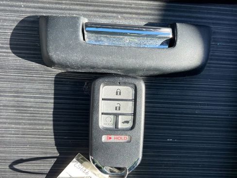 Used 2022 Honda Pilot Sport image 9