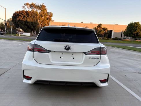 Used 2016 Lexus CT 200h w/ Navigation Package FWD image 7