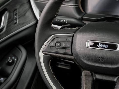 Used 2023 Jeep Grand Cherokee L Limited image 27