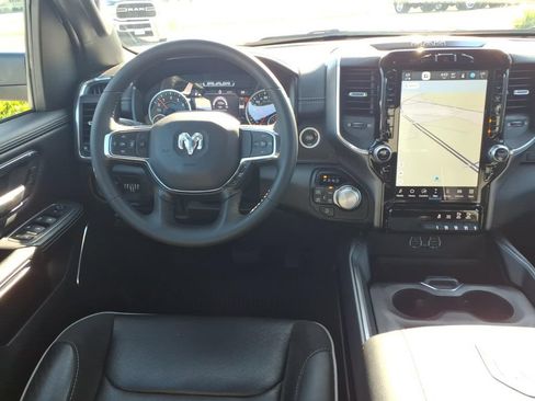 Used 2024 RAM 1500 Laramie AWD/4WD image 17