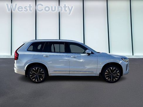 New 2026 Volvo XC90 B5 Core image 2