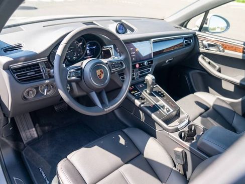 New 2026 Porsche Macan AWD/4WD image 4