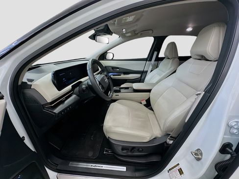 Used 2023 Nissan Ariya AWD image 13