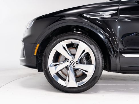 Certified 2024 Bentley Bentayga Extended Wheelbase image 41