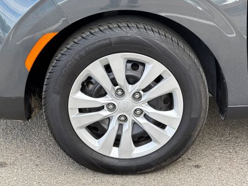 Used 2023 Kia Soul LX image 23