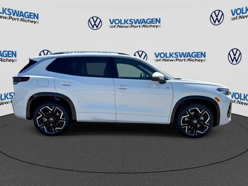Used 2026 Volkswagen Tiguan SEL R-Line AWD/4WD image 7