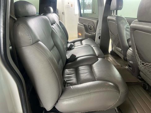 Used 1996 GMC Suburban 2500 image 8