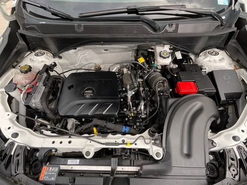 Certified 2025 Buick Encore GX Preferred FWD image 26