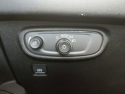 Used 2019 GMC Terrain SLE w/ Driver Convenience Package FWD image 23