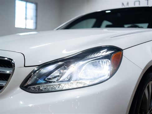 Used 2014 Mercedes-Benz E 350 4MATIC Sedan image 17