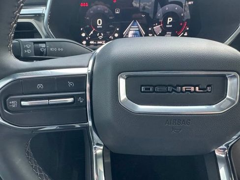 Certified 2025 GMC Canyon Denali w/ LPO, Denali Black Edition AWD/4WD image 27