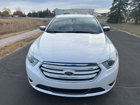 Used 2019 Ford Taurus Limited image 3