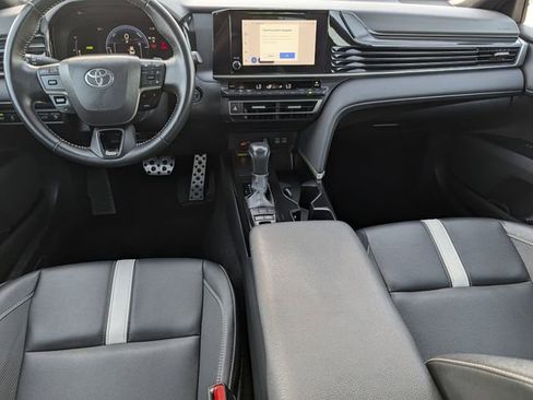 Used 2025 Toyota Camry SE w/ Convenience Package FWD image 11