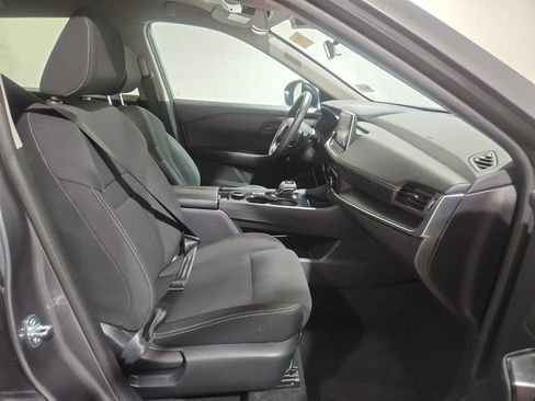 Used 2024 Nissan Rogue S AWD/4WD image 3