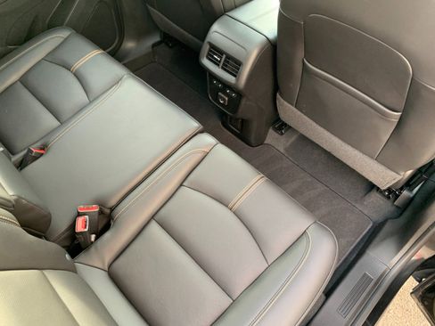 Used 2022 Chevrolet Equinox Premier image 30