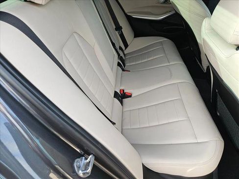 Used 2019 BMW 330i Sedan w/ M Sport Package image 20