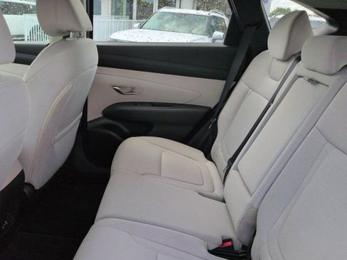 Certified 2025 Hyundai Tucson SE FWD image 14