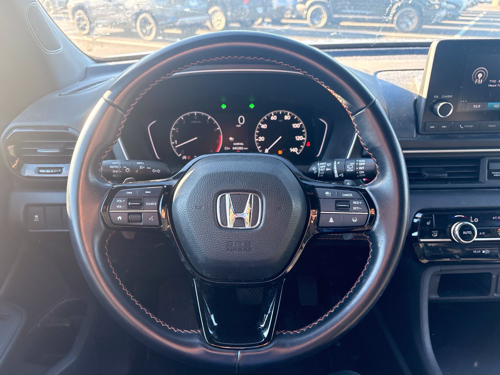 Used 2025 Honda Pilot Sport image 13