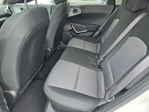 Certified 2025 Kia Soul LX w/ LX Technology Package FWD image 13