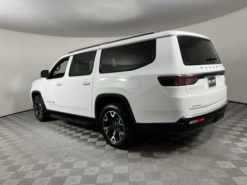 Used 2023 Jeep Wagoneer L Series III w/ Preferred Equipment Group image 4