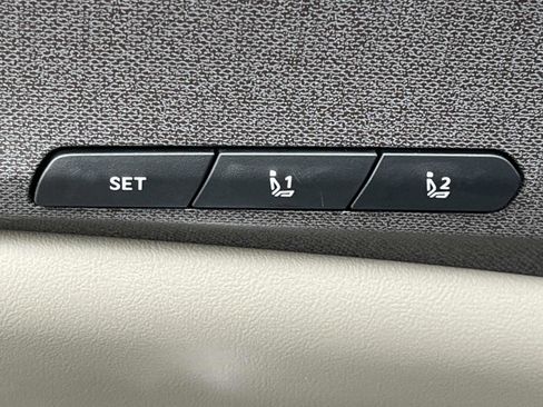 New 2026 Kia Carnival EX FWD image 21