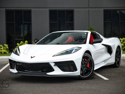 Used 2020 Chevrolet Corvette Stingray Coupe w/ Z51 Performance Package RWD image 5