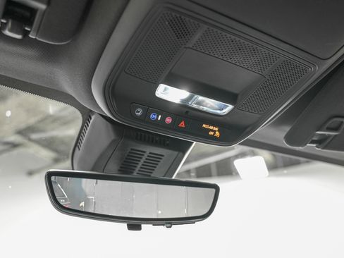 Used 2025 Chevrolet Equinox LT w/ Safety and Technology Package image 24