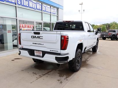 New 2026 GMC Sierra 3500 Denali Ultimate w/ LPO, Black Badging Package